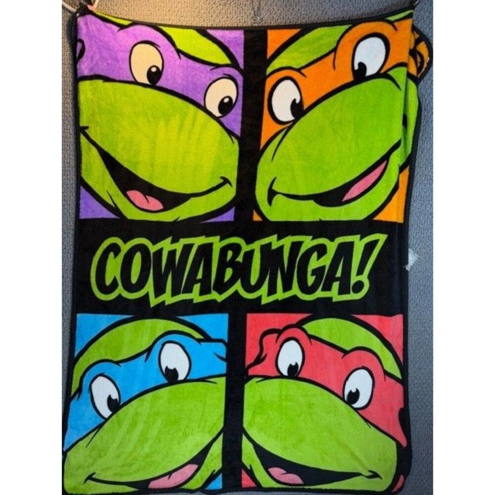 Nickelodeon Cowabunga Teenage Mutant Ninja Turtles Throw Blanket / Super Soft!